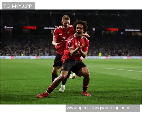 齐尔克泽决定继续留在曼联对球队复苏表现感到振奋